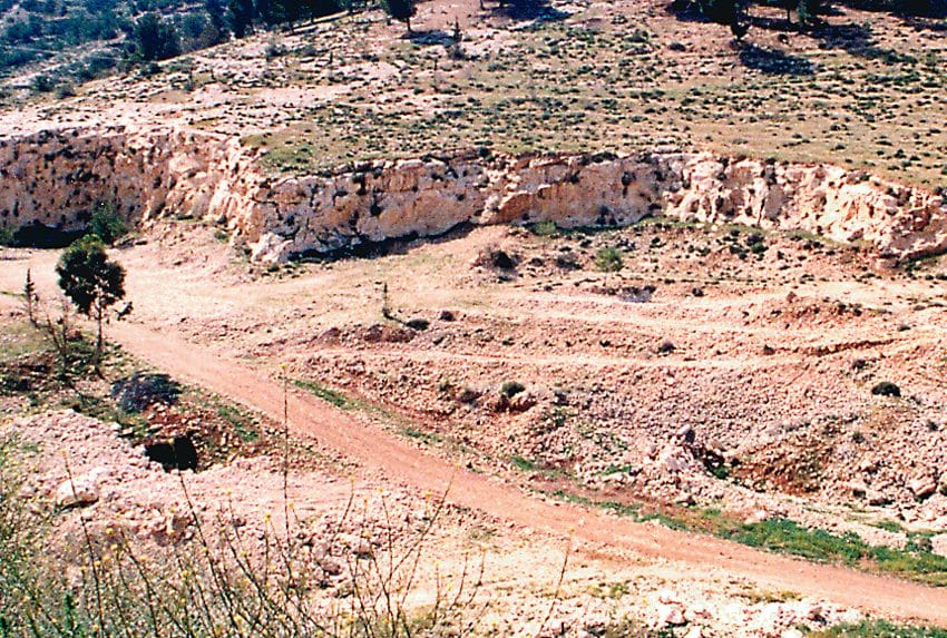 מחצבה נטושה